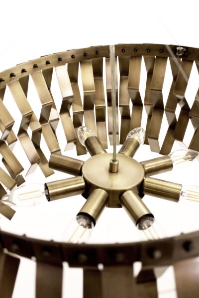 Merdiven Basamağı Sarkıt Avize – Pirinç Kaplama, 6×E14 | Modern Merdiven & Salon Aydınlatma