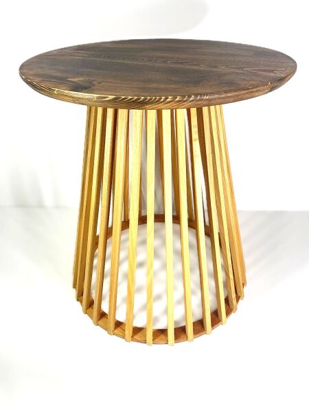 Yuvarlak Ahşap Yan Sehpa 44 cm – Dekoratif Çıtalı Ayak Tasarımlı Sehpa 47 cm