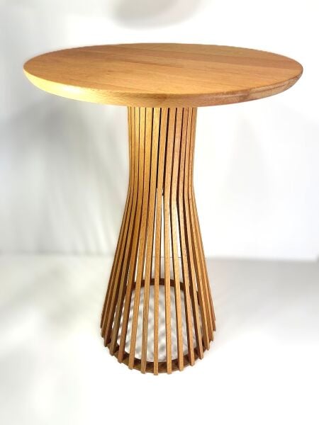 Yuvarlak Ahşap Yan Sehpa 41 cm – Dikey Çıtalı Modern Tasarım Sehpa 60 cm