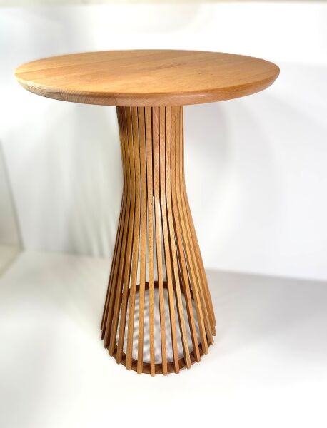 Yuvarlak Ahşap Yan Sehpa 41 cm – Dikey Çıtalı Modern Tasarım Sehpa 60 cm