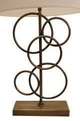 Besa Çember Modern Masa Lambası – Minimalist Halka Tasarım Şık ve Dekoratif Komodin Lambası