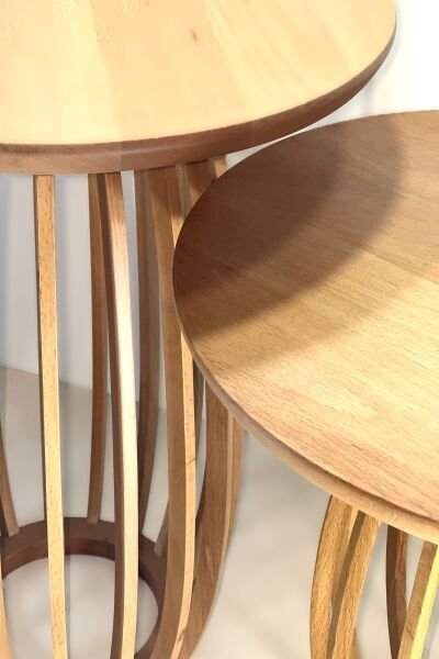 41 cm yuvarlak ahşap yan sehpa seti, 45 cm ve 36 cm yükseklik, dikey çıtalı ayak tasarımı, doğal ahşap ton