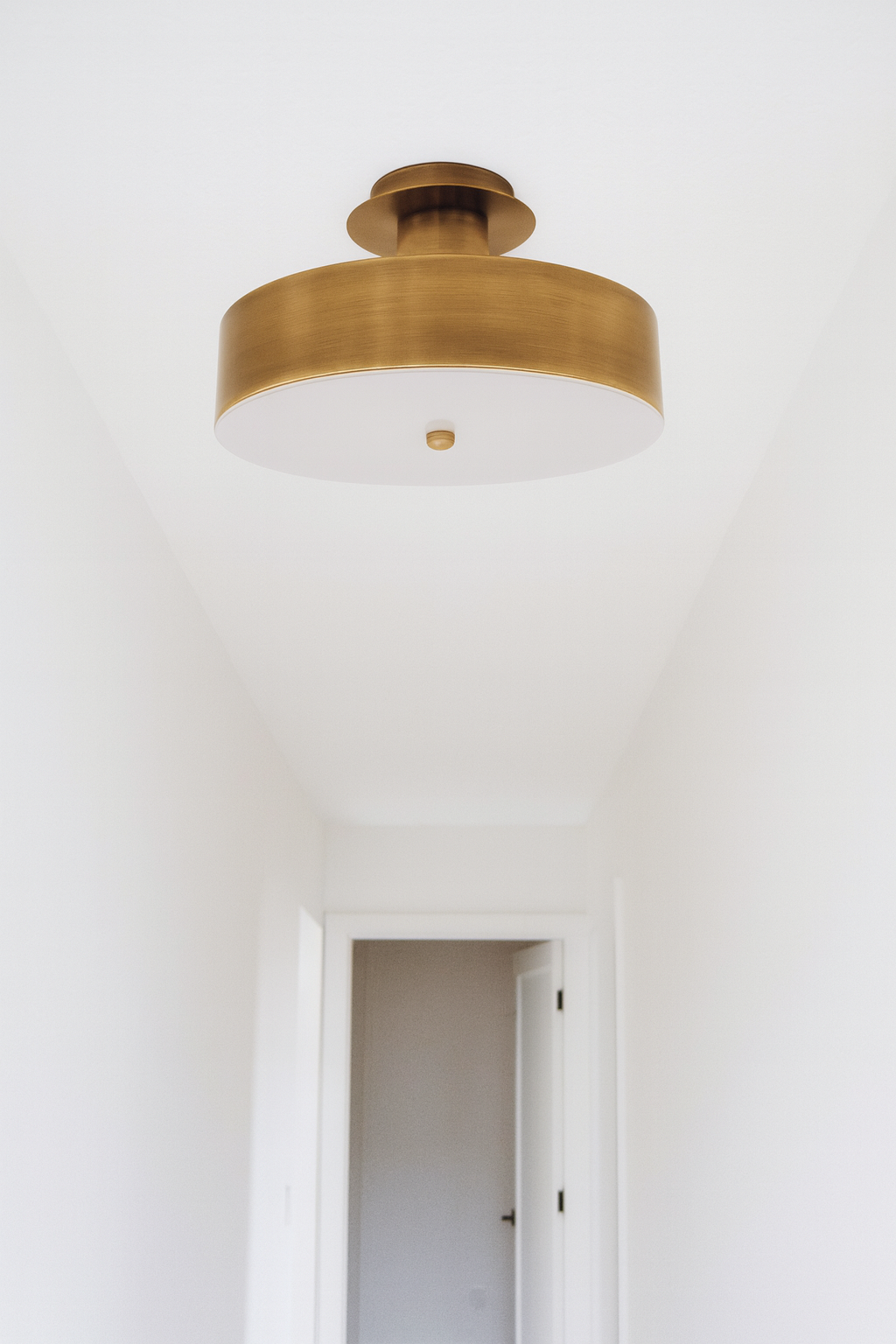 Besa 30’luk Sıvama Davul Modern Sarkıt Avize – Endüstriyel Metal Tasarım Şık Mutfak ve Masa Aydınlatma