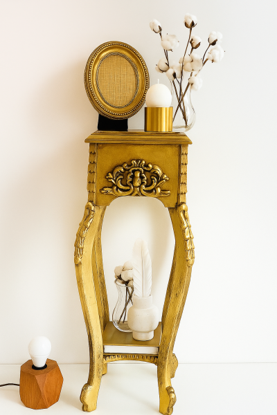 25 cm üst tablalı, 75 cm yüksekliğinde, altın varak kaplamalı klasik stil dekoratif ahşap yan sehpa