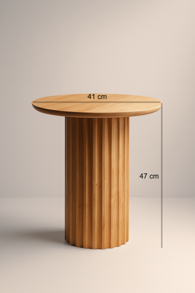 41 cm çapında üst tablalı, 47 cm yüksekliğinde, dikey yivli silindirik ahşap gövdeli modern yan sehpa
