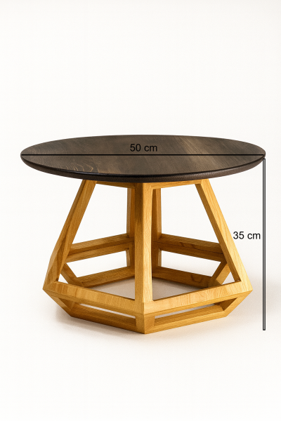 50 cm çapında yuvarlak üst tablalı, 35 cm yüksekliğinde, geometrik ayaklı masif ahşap sehpa