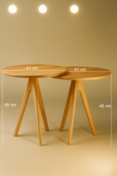 41 cm çapında yuvarlak tablalı, üç ayaklı masif ahşap gövdeli, 48 cm ve 45 cm yüksekliklere sahip modern sehpa seti