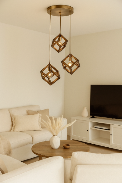 3’lü Küp Ahşap Sarkıt Avize | Eskitme Masif Ahşap & Gold Metal Detaylı Modern Avize