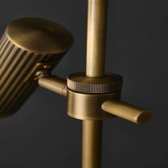 Besa 8208-T Pirinç Torna Tasarım Masa Lambası – Klasik Modern Çalışma ve Ofis Aydınlatması