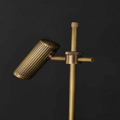 Besa 8208-T Pirinç Torna Tasarım Masa Lambası – Klasik Modern Çalışma ve Ofis Aydınlatması