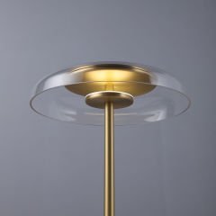 Besa 8056-T Pirinç Kaplama Modern Masa Lambası – Cam Şapkalı Tasarım Gece Lambası ve Ofis Aydınlatması