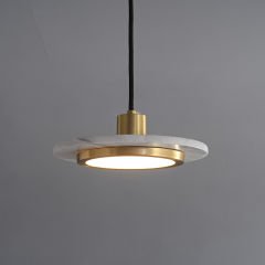 Basık Silindir Mermer Sarkıt | Besa 3285 Pirinç Detaylı LED Avize – Minimalist Taş Aydınlatma)