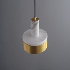 Besa 3286 Doğal Mermer ve Pirinç Uzun Silindir LED Sarkıt – Modern Dikey Tasarım Mutfak ve Salon Avizesi