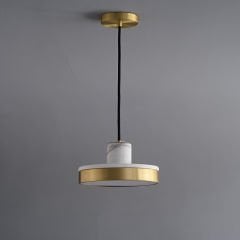 3286 Doğal Mermer ve Pirinç Uzun Silindir LED Sarkıt – Modern Dikey Tasarım Mutfak ve Salon Avizesi