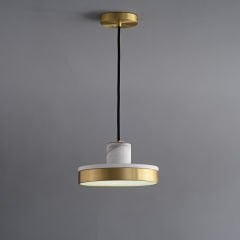 3286 Doğal Mermer ve Pirinç Uzun Silindir LED Sarkıt – Modern Dikey Tasarım Mutfak ve Salon Avizesi