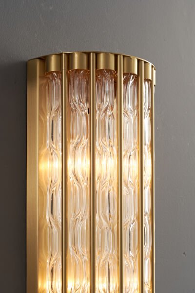 Besa 6302-2 Pirinç Kaplama Desenli Kristal Duvar Apliği – Lüks Salon ve Yatak Başı Aydınlatma