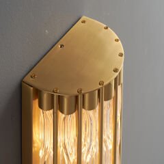 Besa 6302-2 Pirinç Kaplama Desenli Kristal Duvar Apliği – Lüks Salon ve Yatak Başı Aydınlatma