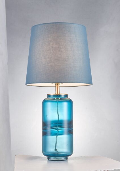 Renkli Cam Gövdeli Kumaş Şapkalı Masa Lambası | Modern Dekoratif Abajur (L – S Boy Seçenekli)