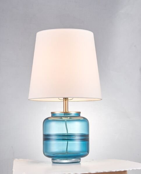 Renkli Cam Gövdeli Kumaş Şapkalı Masa Lambası | Modern Dekoratif Abajur (L – S Boy Seçenekli)