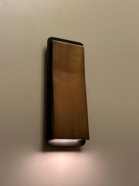 Aral Duvar Apliği – Endirekt ve Yönlendirilmiş Işık Efekti Sunan Modern Ambiyans Aydınlatması