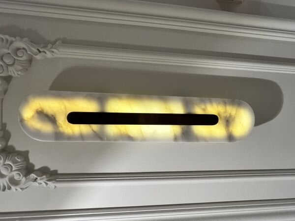 Elips Lazerli Mermer Aplik – Doğal Mermer ve Hassas Lazer Detaylarıyla Lüks Duvar Aydınlatması