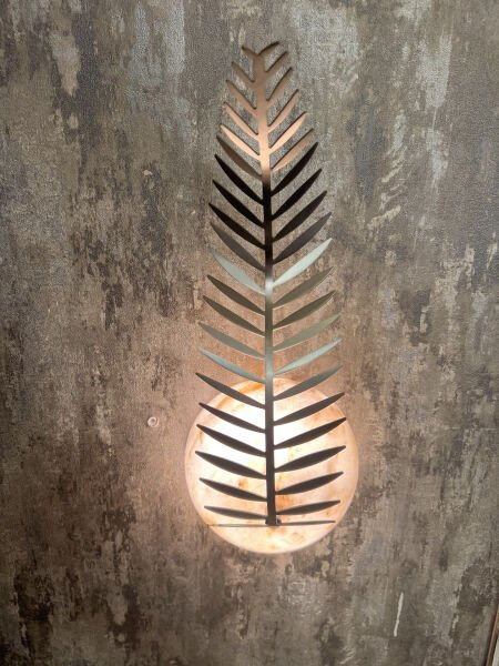 Besa Yapraklı Mermer Aplik | Antre ve Salonlar İçin Doğadan İlham Alan Dekoratif Duvar Lambası