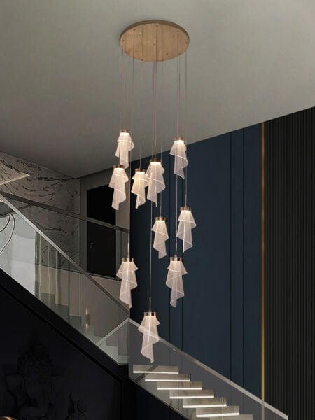 10'lu Akrilik Konik Sarkıt Avize – Yüksek Tavanlar ve Geniş Alanlar İçin Çarpıcı Işık Şelalesi