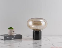 Üfleme Camlı Abajur – Sanatsal ve Zarif Masa Lambası | Hassas El İşçiliğiyle Oluşturulmuş Işık Gölgesi