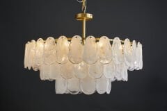 Dökme Cam Yuvarlak Sarkıt Avize – Sanatsal Doku ve Benzersiz Yansımalar Sunan Modern Merkezi Aydınlatma