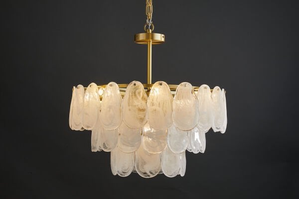 Dökme Cam Yuvarlak Sarkıt Avize – Sanatsal Doku ve Benzersiz Yansımalar Sunan Modern Merkezi Aydınlatma