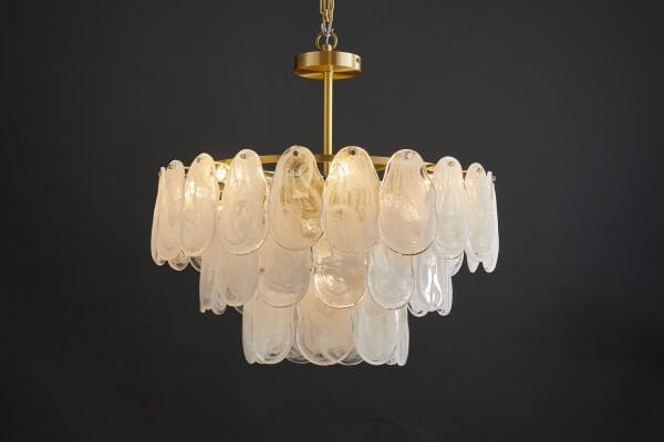 Dökme Cam Yuvarlak Sarkıt Avize – Sanatsal Doku ve Benzersiz Yansımalar Sunan Modern Merkezi Aydınlatma