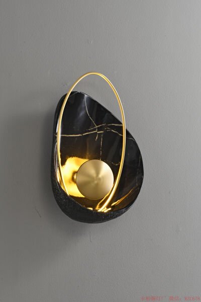 Seramik Aplik – Dokusal Zenginlik ve Yumuşak Işık Veren El Yapımı Görünümlü Duvar Lambası