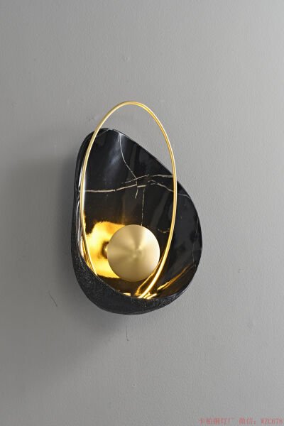 Seramik Aplik – Dokusal Zenginlik ve Yumuşak Işık Veren El Yapımı Görünümlü Duvar Lambası