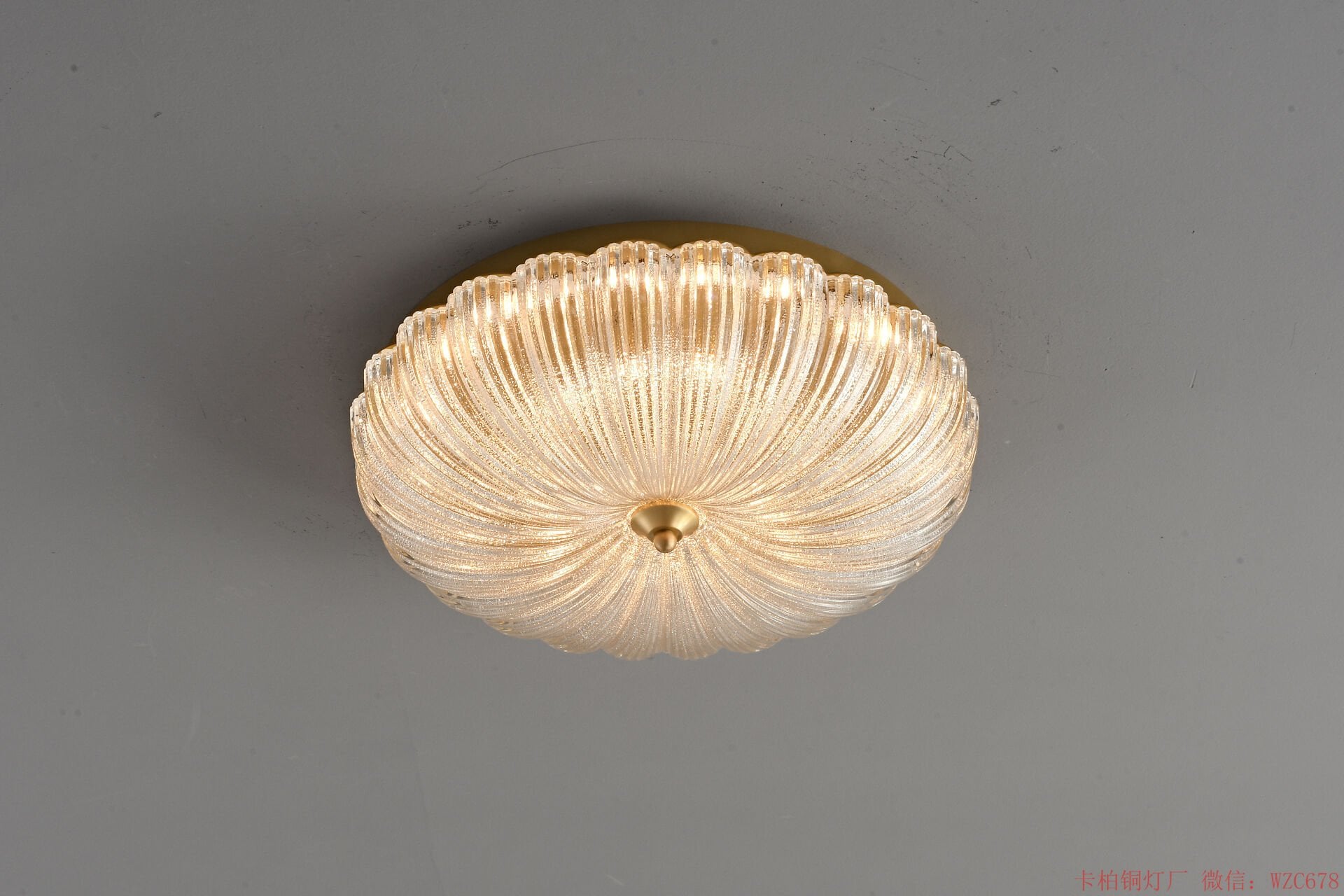 30 cm Çapında Kompakt Plafonyer Avize – Küçük Alanlar, Koridor ve Banyo İçin İdeal Tavan Aydınlatması