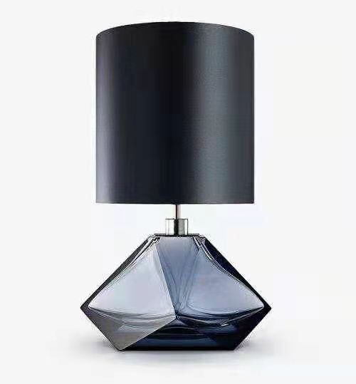 Mimari Formlu Kristal Sütun Masa Lambası