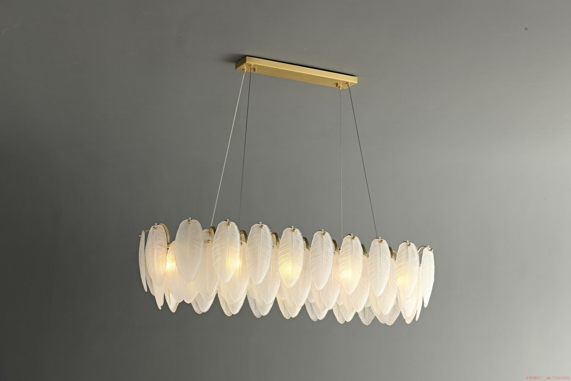 Elips Tüy Sarkıt Avize – Oval Tasarım Lüks Yemek Masası ve Mutfak Adası Aydınlatması