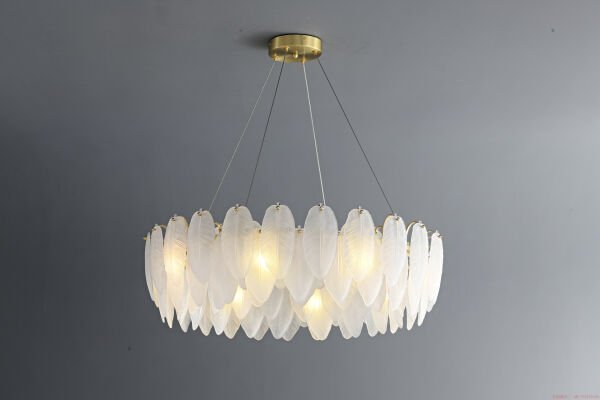 80 cm Çapında Dev Tüy Sarkıt Avize – Yüksek Tavanlar İçin Muazzam Boyutlu Lüks Dekorasyon Parçası