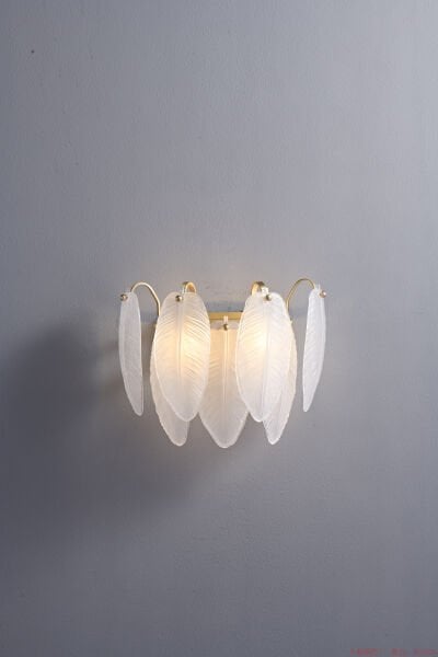 Tüy Aplik Duvar Lambası – Yumuşak Işık Yayan Romantik Yatak Odası ve Dekoratif Salon Aydınlatması