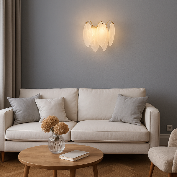 Tüy Aplik Duvar Lambası – Yumuşak Işık Yayan Romantik Yatak Odası ve Dekoratif Salon Aydınlatması