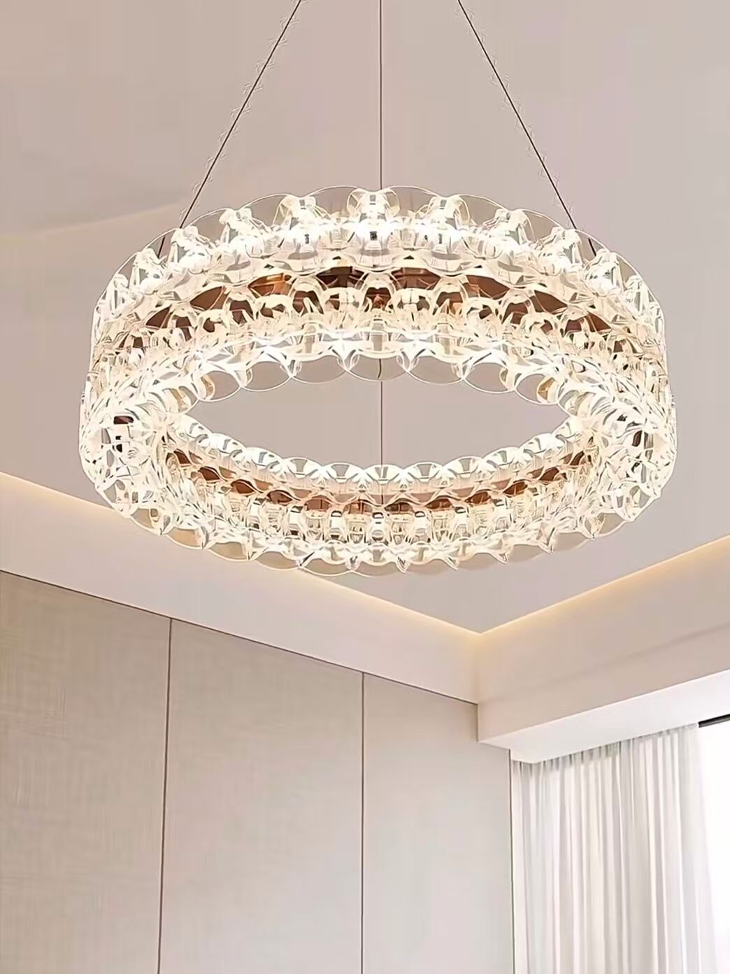 Kristal Halka LED Avize – Modern & Lüks Tasarım