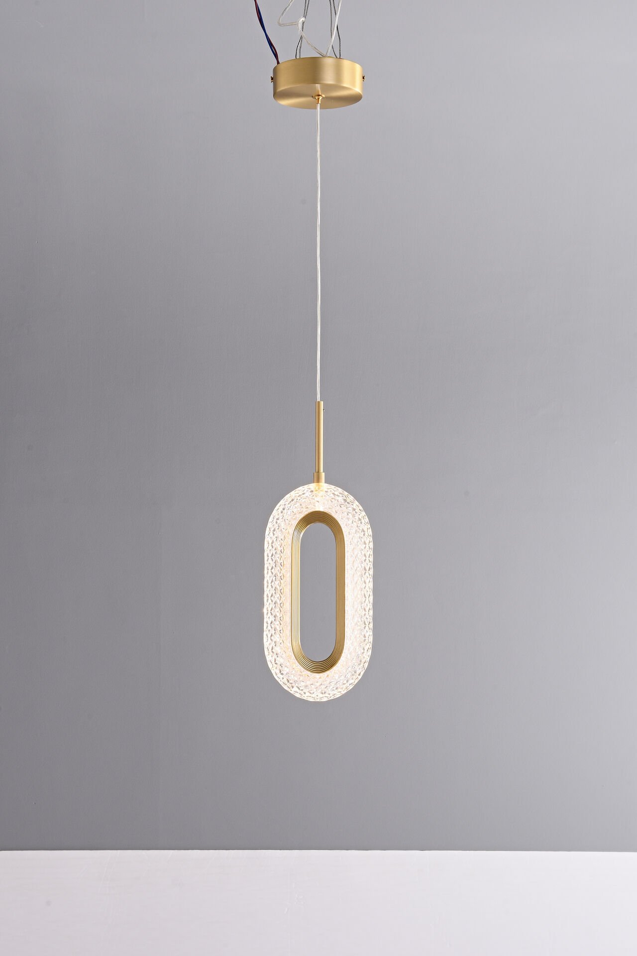 Modern Gold Oval LED Sarkıt | Dekoratif Cam Tasarımlı Tekli Aydınlatma