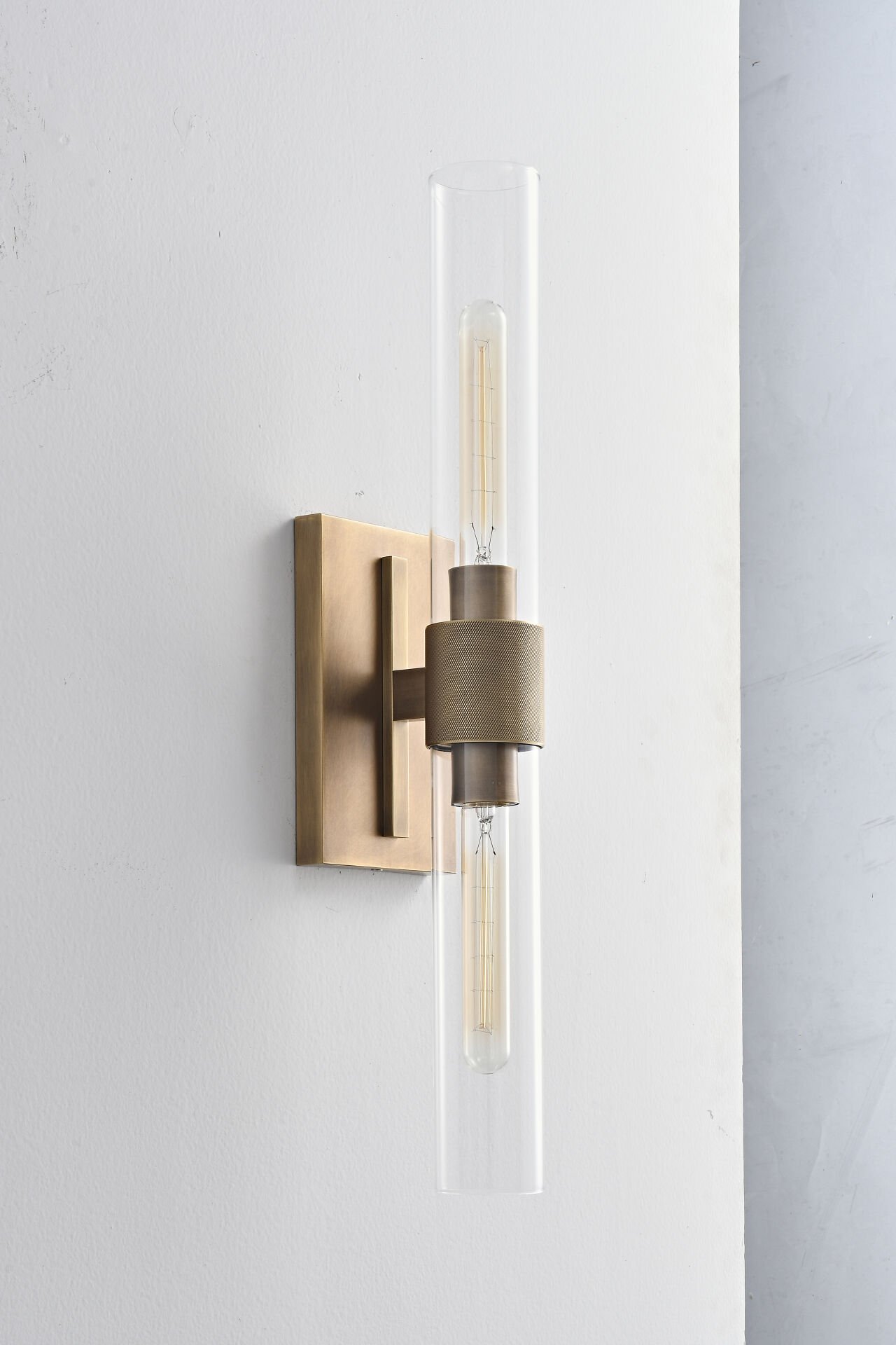 Siyah Cam Silindir Duvar Apliği | Çift Yönlü Filament Ampullü Modern Aydınlatma