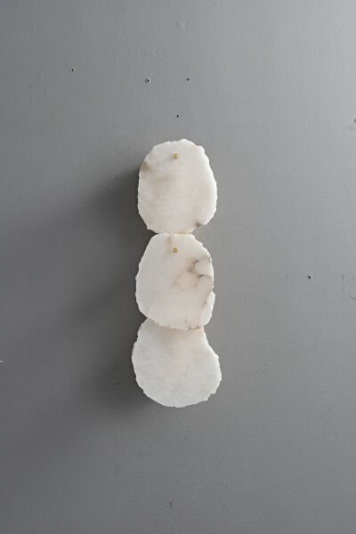 Doğal Taş Görünümlü Duvar Apliği | Organik Formlu Üçlü Modern Aydınlatma