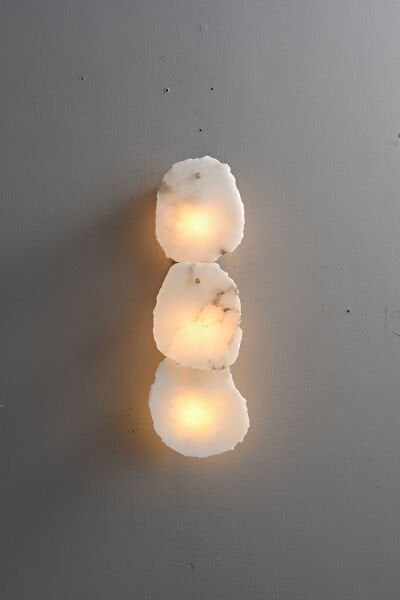 Doğal Taş Görünümlü Duvar Apliği | Organik Formlu Üçlü Modern Aydınlatma