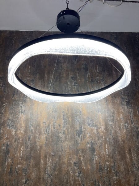Besa Modern Siyah LED Halka Avize – Minimalist Dekoratif Sarkıt Salon Aydınlatma