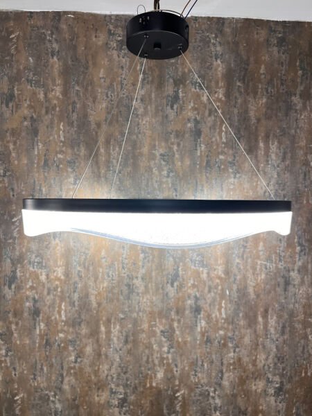 Modern Siyah LED Halka Avize – Minimalist Dekoratif Sarkıt Salon Aydınlatma