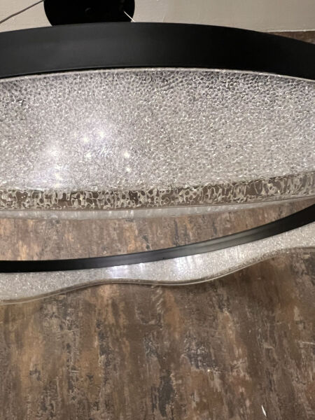 Modern Siyah LED Halka Avize – Minimalist Dekoratif Sarkıt Salon Aydınlatma