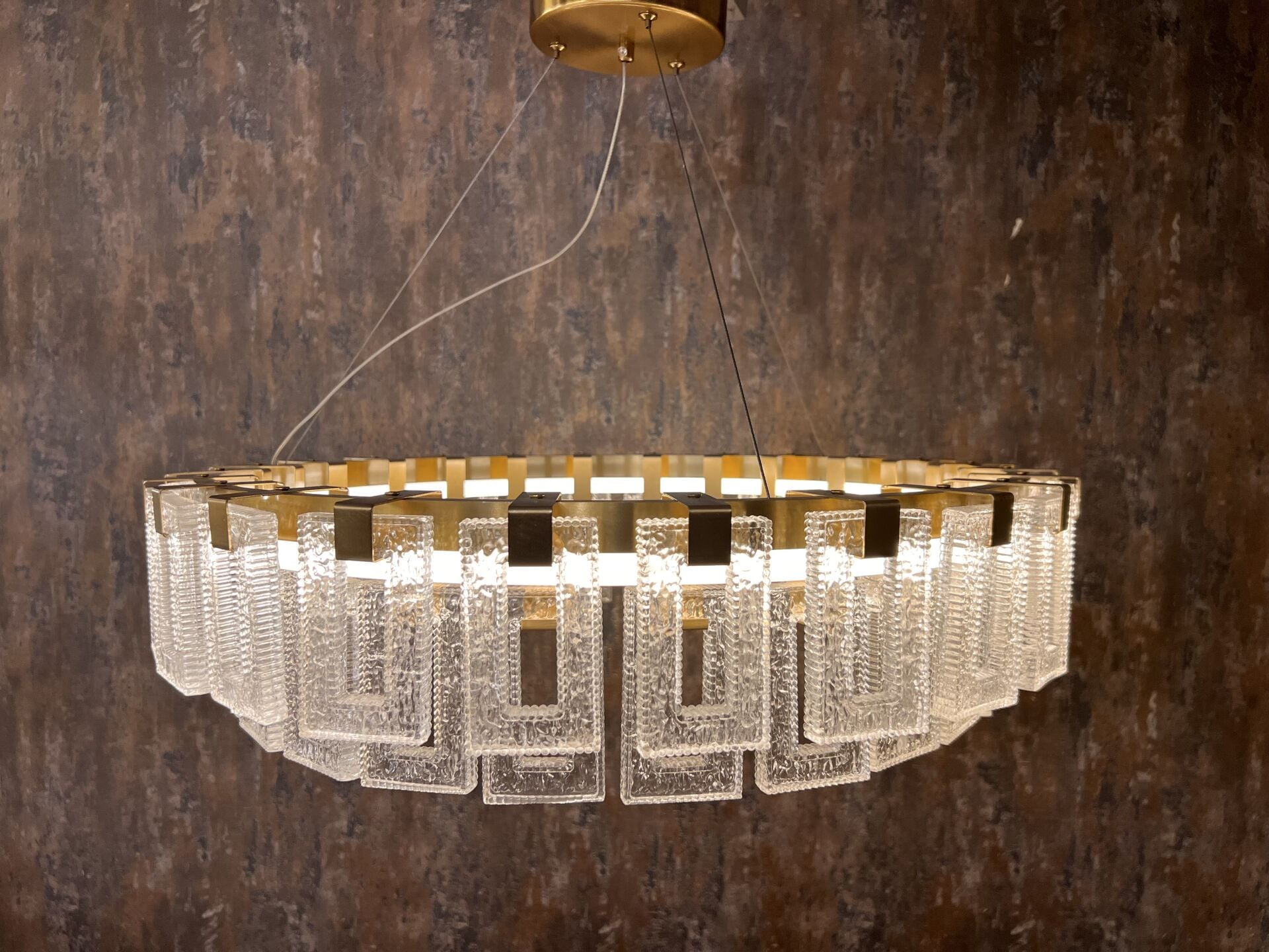 Modern Kristal LED Avize Gold Kasalı Lüks Sarkıt Avize Salon Yemek Odası Dekoratif Aydınlatma