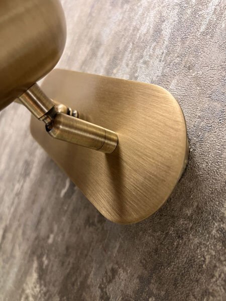 Modern Çift Başlıklı Duvar Apliği - Eskitme Pirinç Metal LED Uyumlu Dekoratif Duvar Lambası